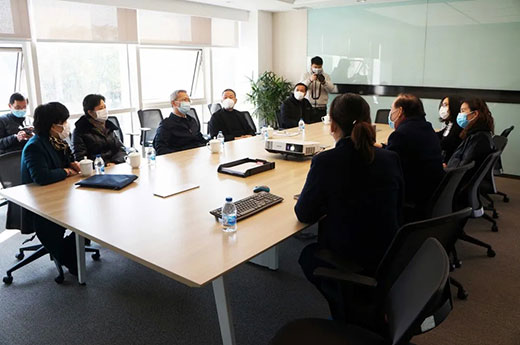 青浦戋戋长余旭峰莅临上海唬唬唬；A88调研企业防疫和复工复产事情