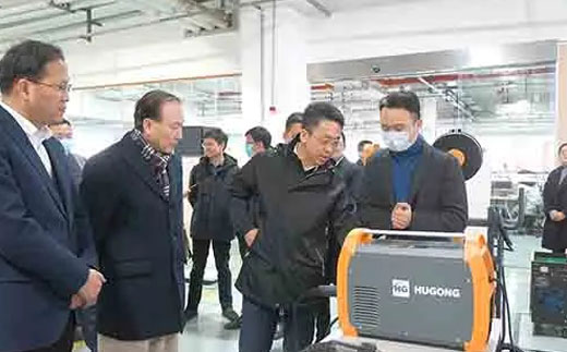 南昌市委常委、副市长王万征一行莅临上；；；；A88集团总部考察